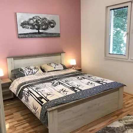 4 Downtown Βελιγράδι